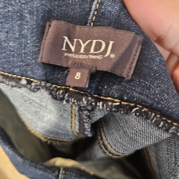 NYDJ lift tuck technology jeans - Picture 7 of 9